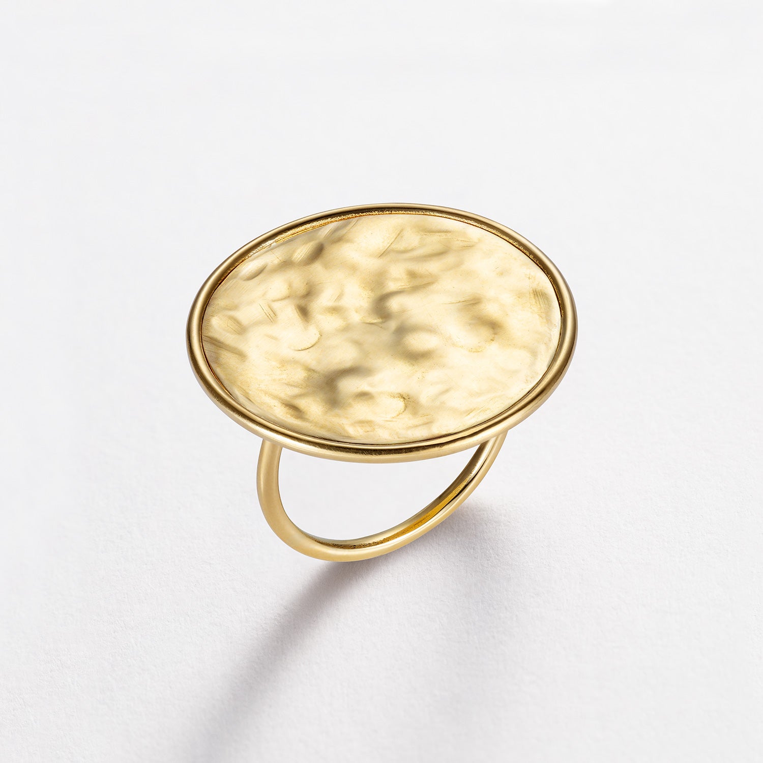 Hand-hammered 18K yellow gold Sun Disc Ring featuring a medium 25mm hand-hammered circular disc by Isabella Roux