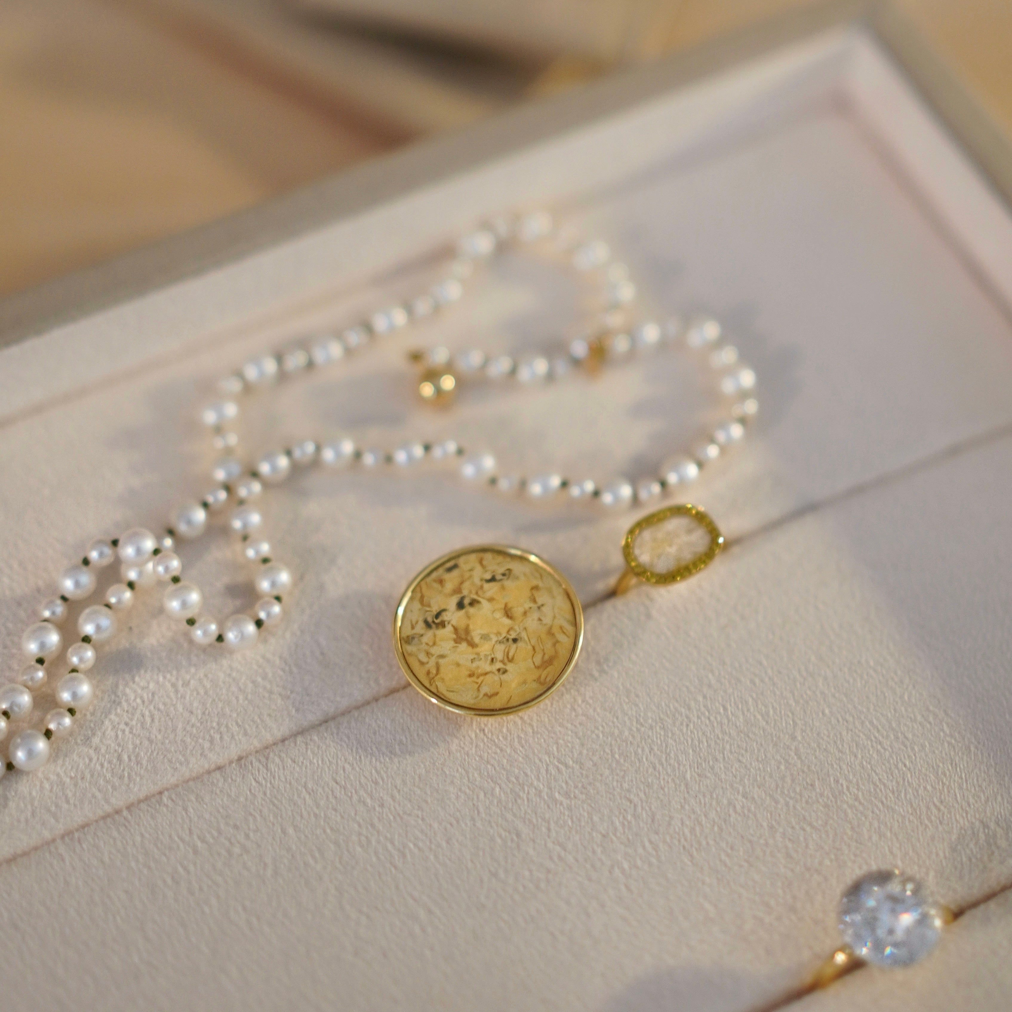 Hand-hammered 18K yellow gold Sun Disc Ring featuring a medium 25mm hand-hammered circular disc by Isabella Roux.